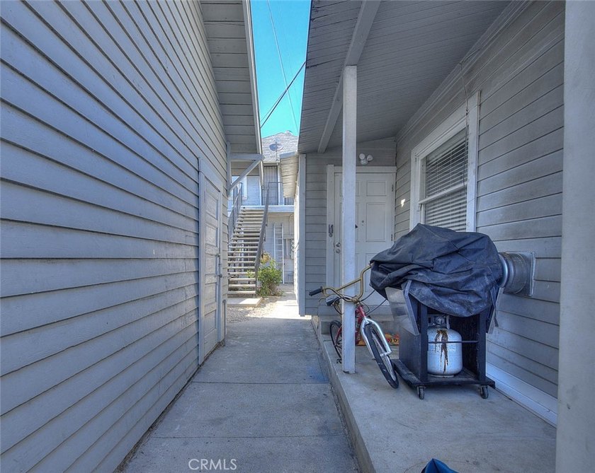 Clean 5-unit value-add in San Pedro. In-place income with a - photo 9