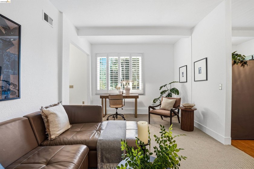 Located on the Piedmont side of Montclair, this 3-bedroom - photo 43