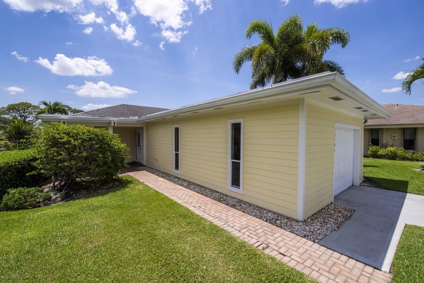 This delightful home has many updates as well as an exclusive - photo 4
