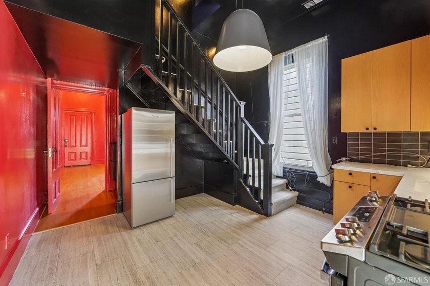 Welcome to 1108 Shotwell Street #A! Located in the heart of the - photo 7