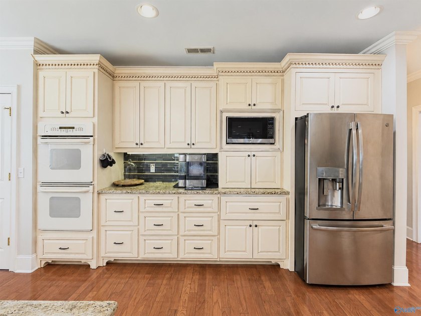 Elegantly appointed condo with breathtaking views of Pickwick - photo 20