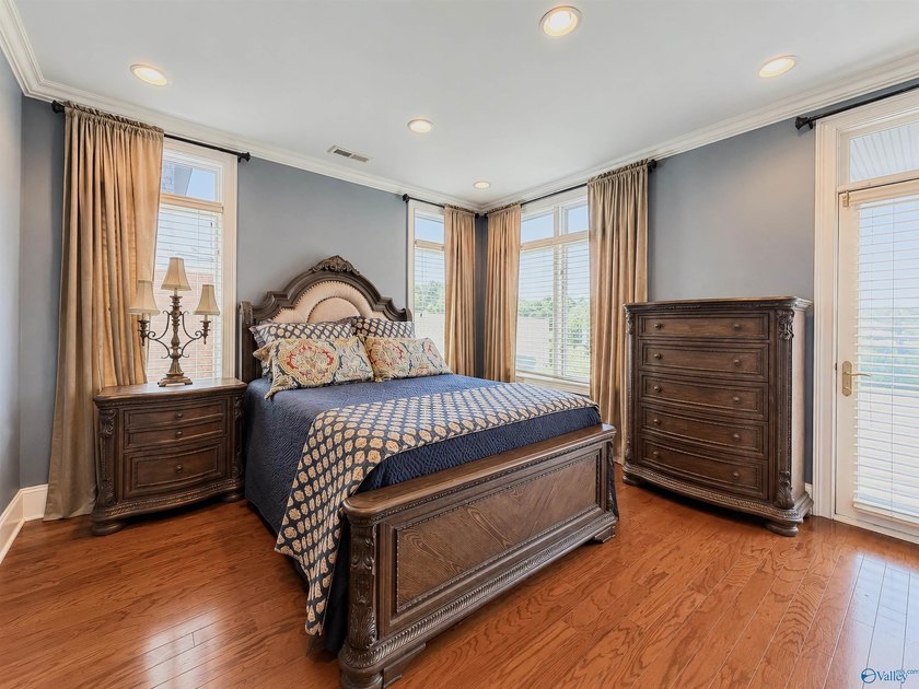 Elegantly appointed condo with breathtaking views of Pickwick - photo 38