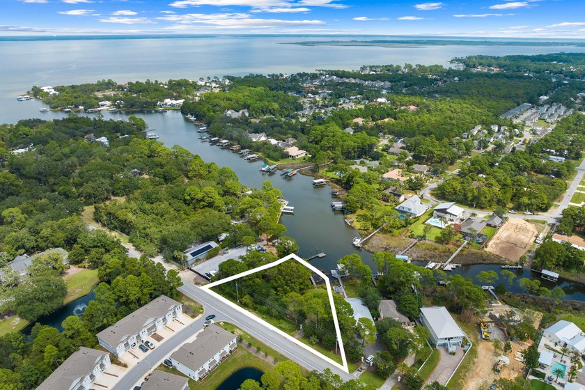 Situated in Bocage Bayou Estates, this residential lot with 6 - photo 9