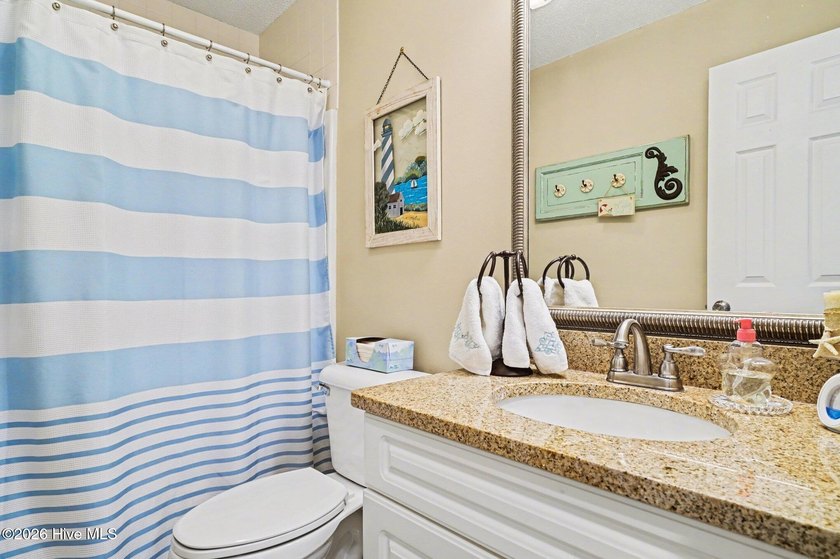 Turn-key 2BR/2BA end unit condo with stunning Intracoastal - photo 22
