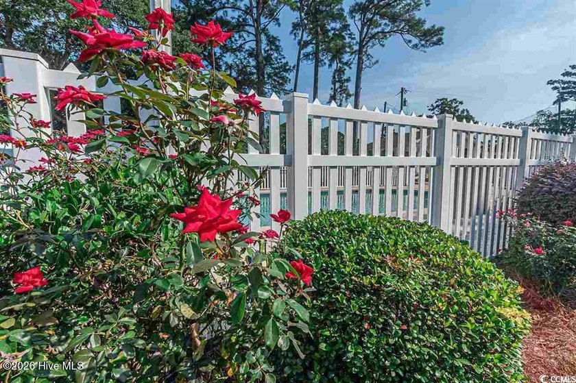 Turn-key 2BR/2BA end unit condo with stunning Intracoastal - photo 29