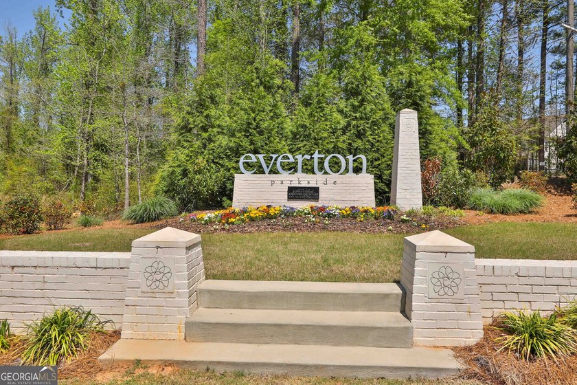 Enjoy peaceful lake and fountain park views directly from the - photo 35