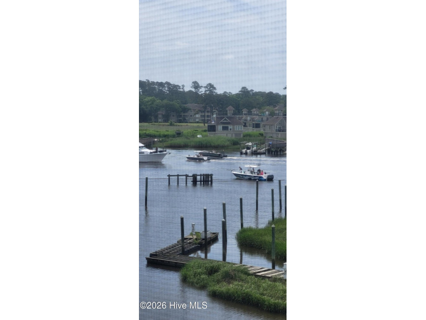Turn-key 2BR/2BA end unit condo with stunning Intracoastal - photo 44