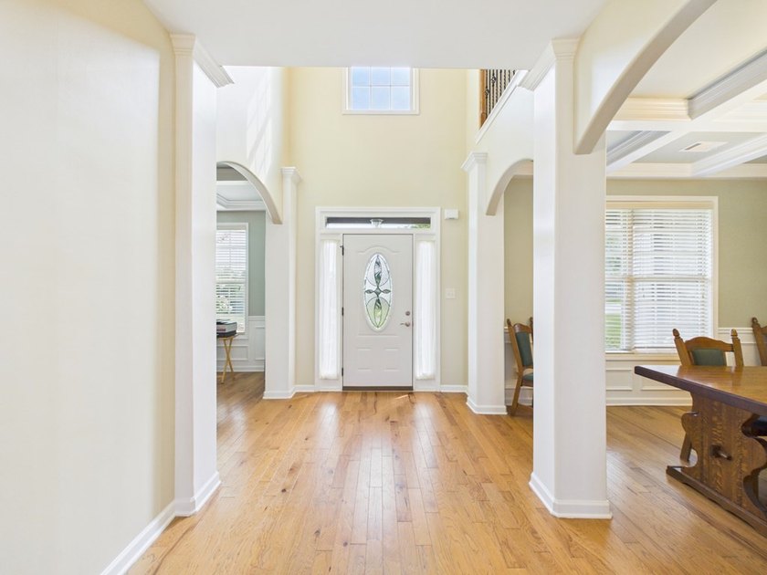 Beautiful Traditional Craftsman-style home in sought-after - photo 5