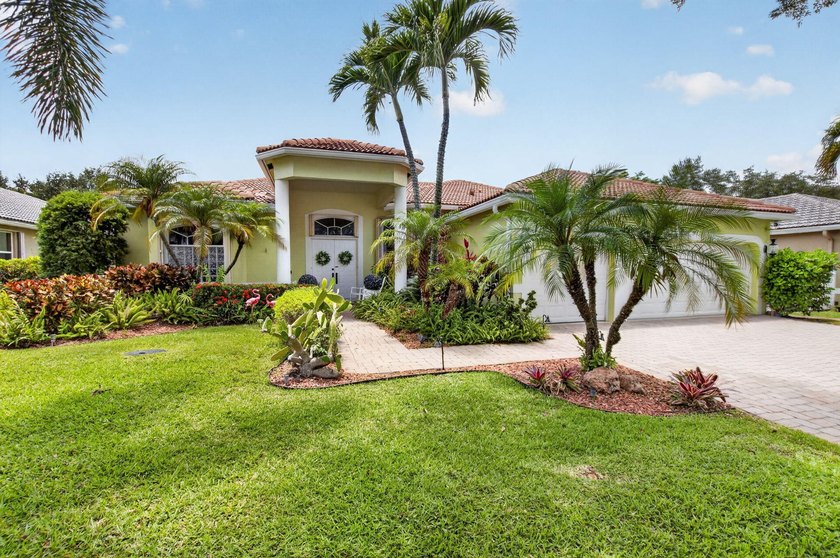 Discover this hidden gem in the highly desirable Oak Run - photo 2
