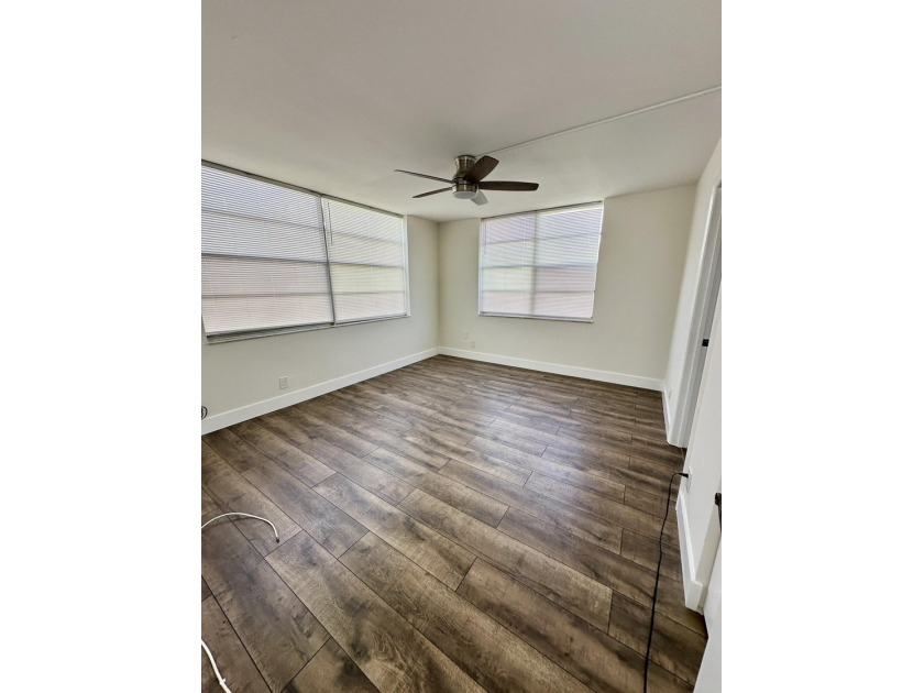 Fully Remodeled 2/2 Corner Unit in Margate! Step into this - photo 12