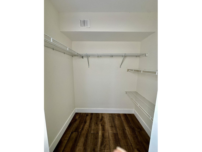 Fully Remodeled 2/2 Corner Unit in Margate! Step into this - photo 13