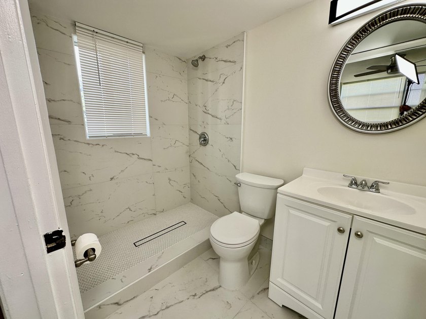 Fully Remodeled 2/2 Corner Unit in Margate! Step into this - photo 18