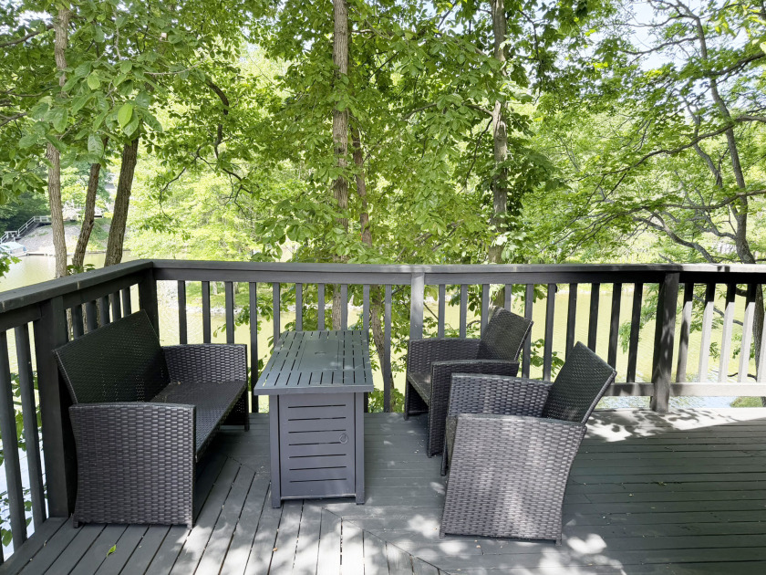 Waterfront 3 br 2.5 bath home - photo 26