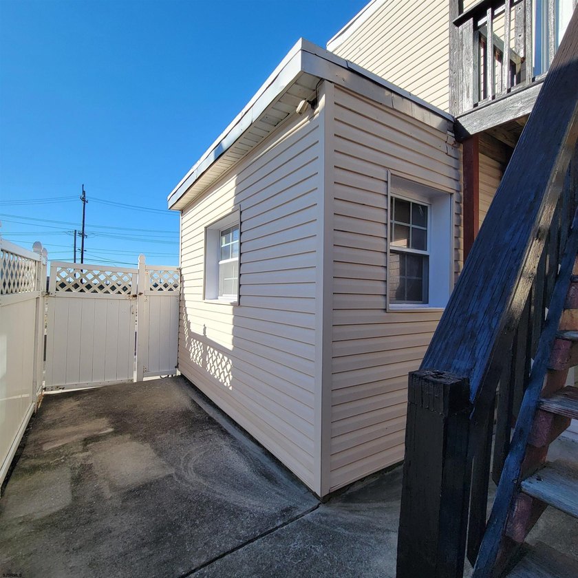 Excellent opportunity to own a legal Atlantic City duplex - photo 12