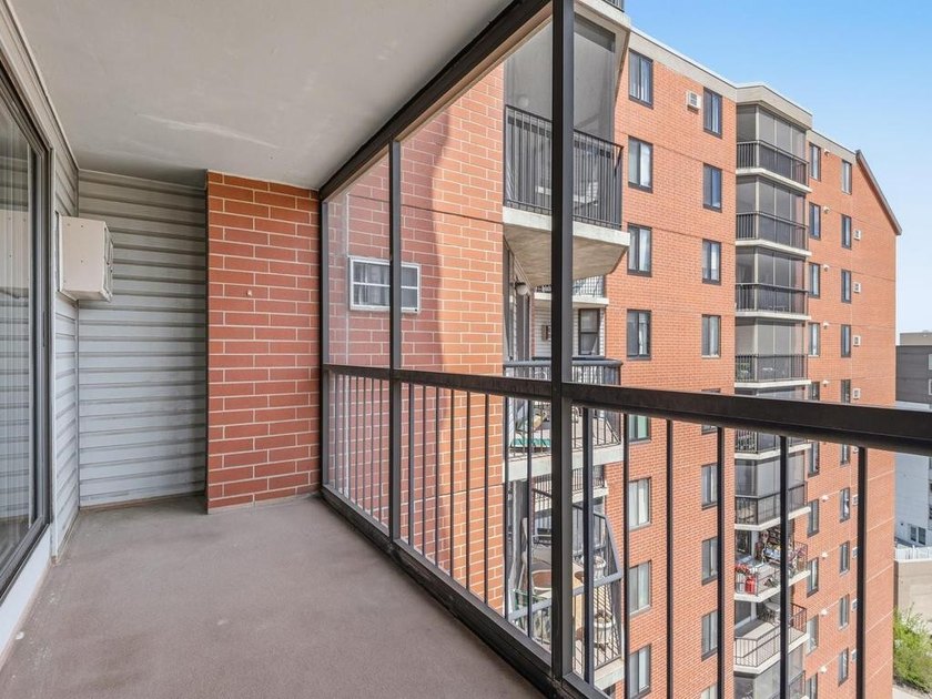 Enjoy bright mornings in this beautifully updated east-facing - photo 14