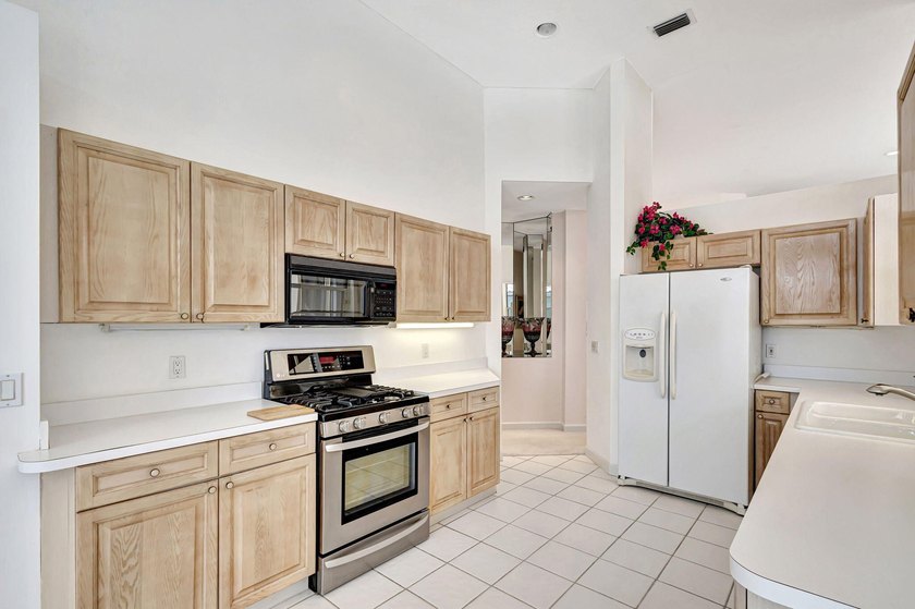 Check out the NEW virtually staged pictures! With a little paint - photo 23
