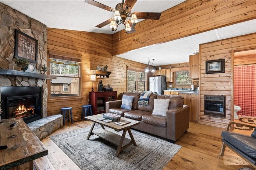 This charming cabin is the perfect opportunity for a primary - photo 8