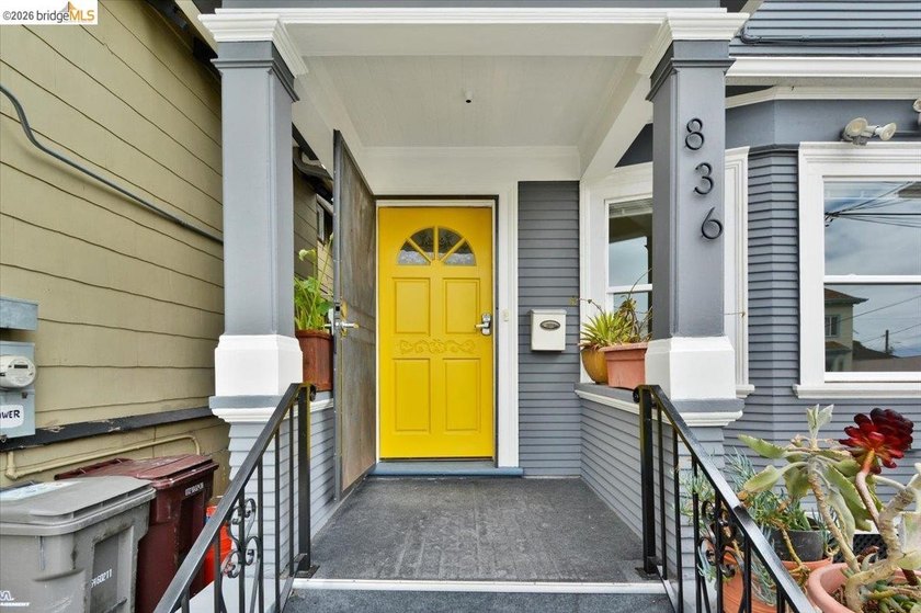 This occupied duplex is in a great location near Lake Merritt is - photo 2