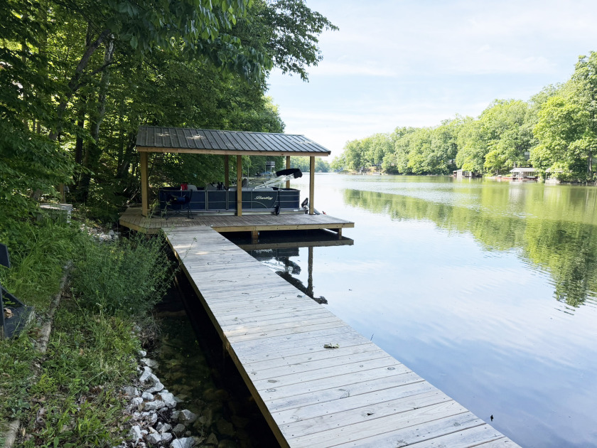 Waterfront 3 br 2.5 bath home - photo 24