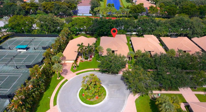 Exceptional cul-de-sac lot. This meticulously designed Roma - photo 43