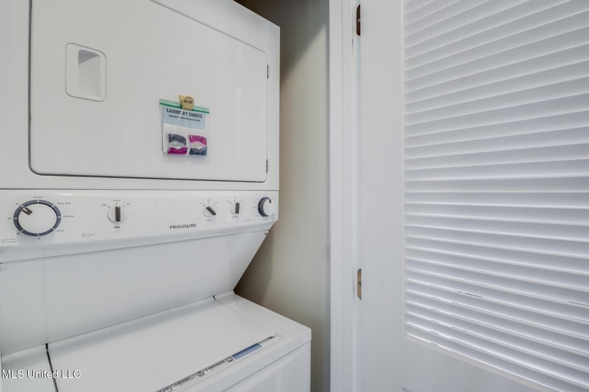 Your Coastal Getaway Awaits! Step into this charming 1-bedroom - photo 10