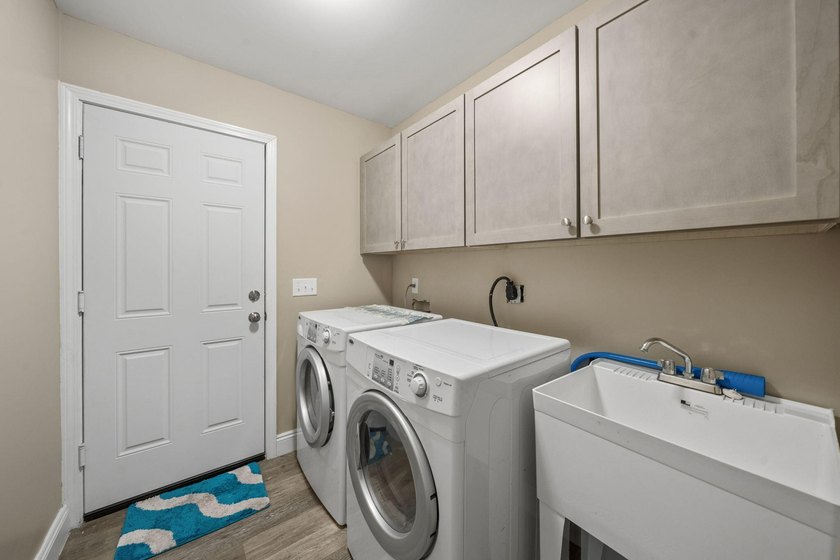 Charming home in desirable Lynn Haven, just minutes from the - photo 14