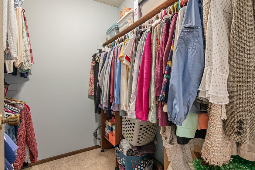 Enjoy the comfort and convenience of true main-level living in - photo 20