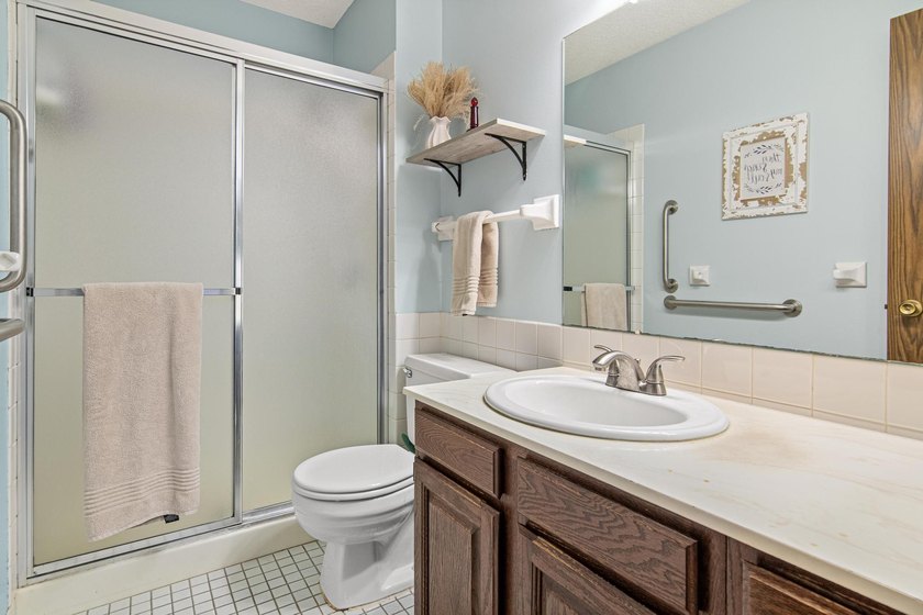 Enjoy the comfort and convenience of true main-level living in - photo 21