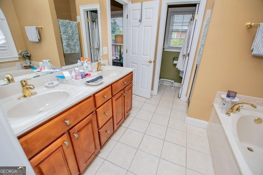 So much for your money, golf course, partially finished basement - photo 30