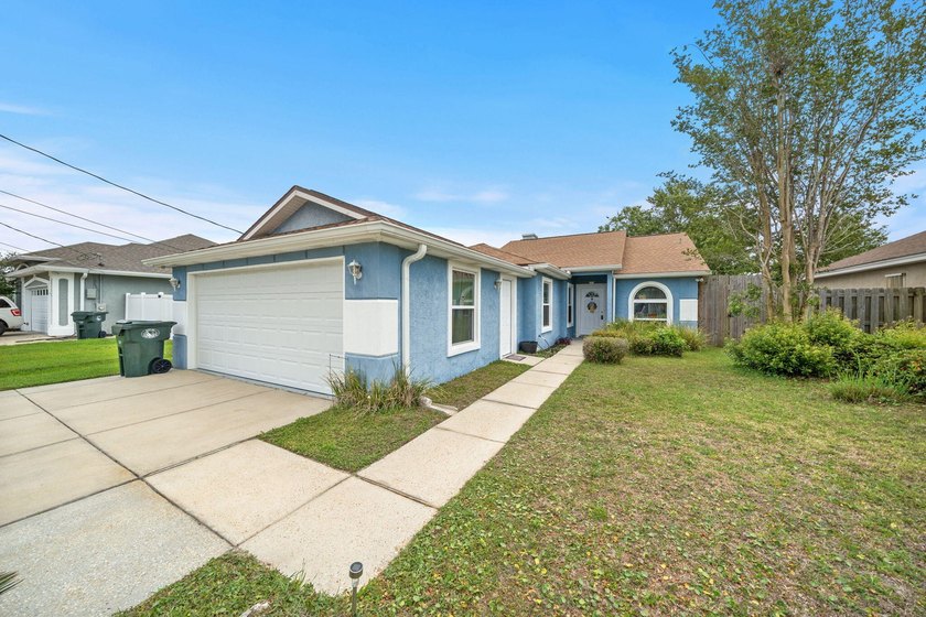Charming home in desirable Lynn Haven, just minutes from the - photo 41