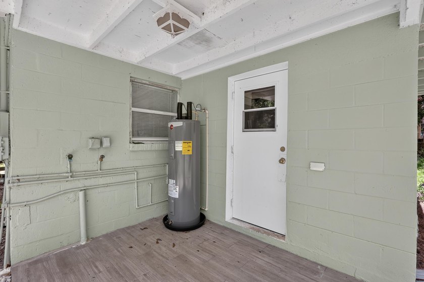 Nicely renovated 3-bedroom, 2-bath CBS home situated on a - photo 20