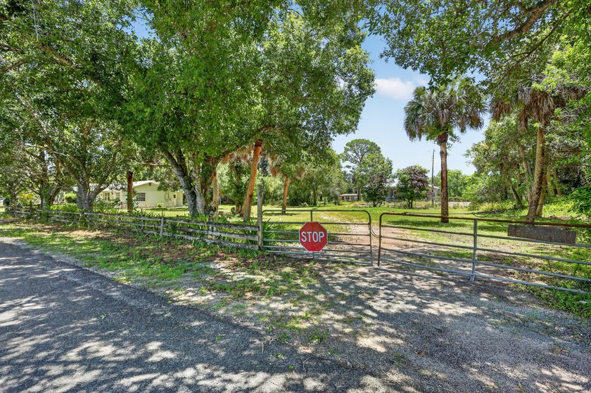 Nicely renovated 3-bedroom, 2-bath CBS home situated on a - photo 42