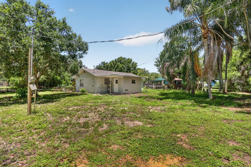 Nicely renovated 3-bedroom, 2-bath CBS home situated on a - photo 44