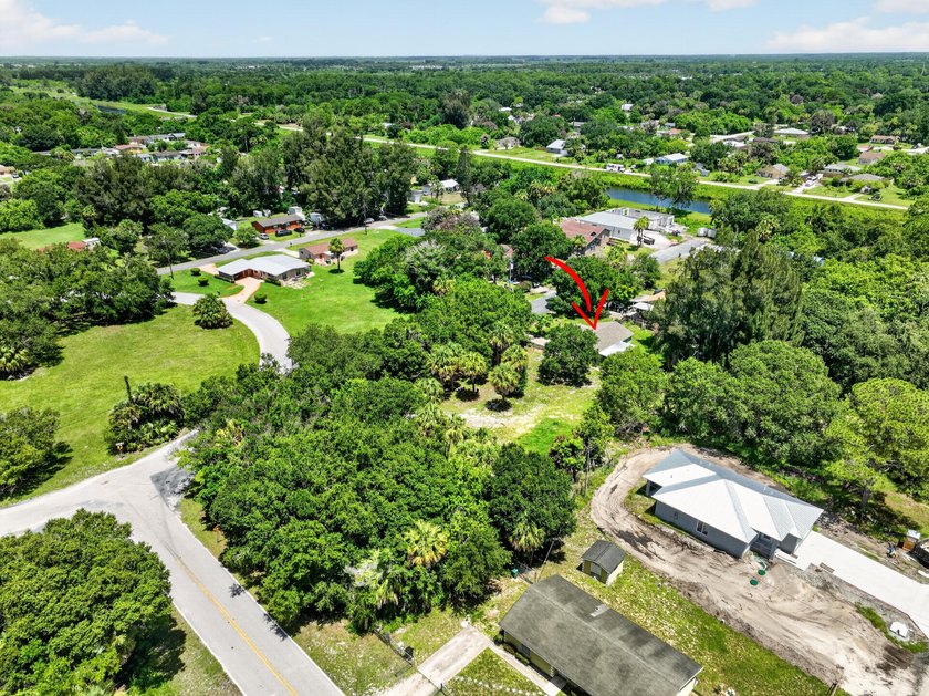 Nicely renovated 3-bedroom, 2-bath CBS home situated on a - photo 50