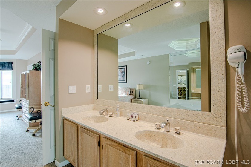Turn-key 3 bedroom, 3 bathroom condo located in the desirable - photo 15