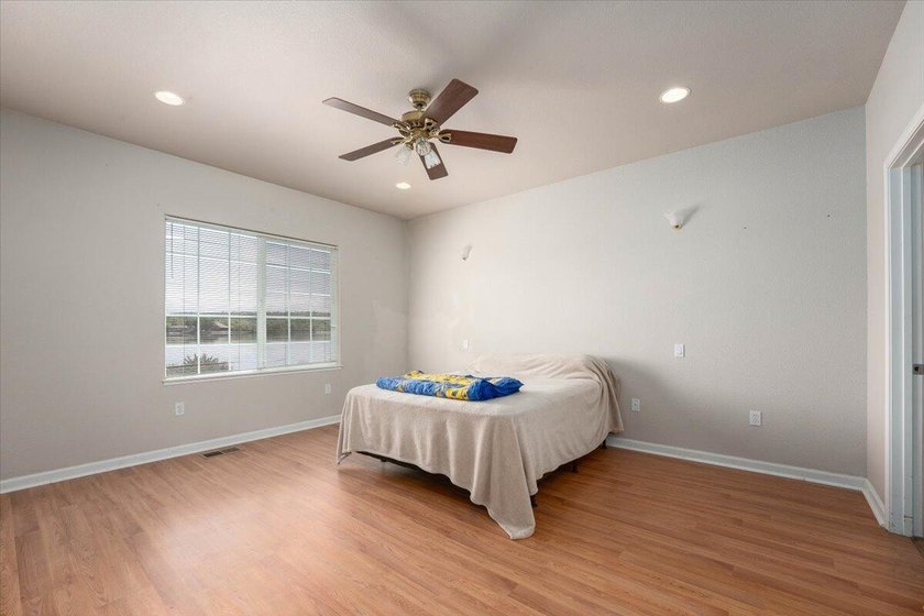 Beautiful Lakefront Living with 150 Feet of Waterfront and Views - photo 15