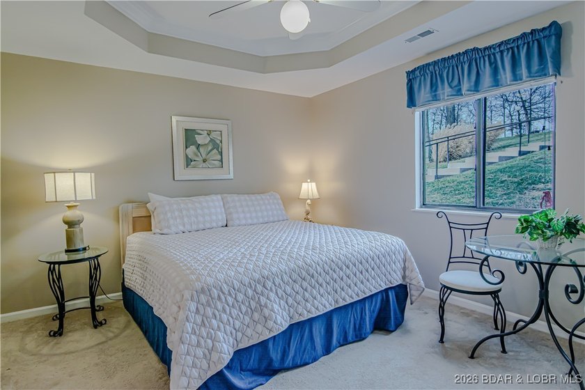 Turn-key 3 bedroom, 3 bathroom condo located in the desirable - photo 22