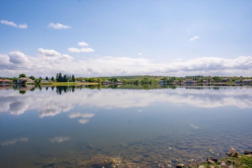 Beautiful Lakefront Living with 150 Feet of Waterfront and Views - photo 41