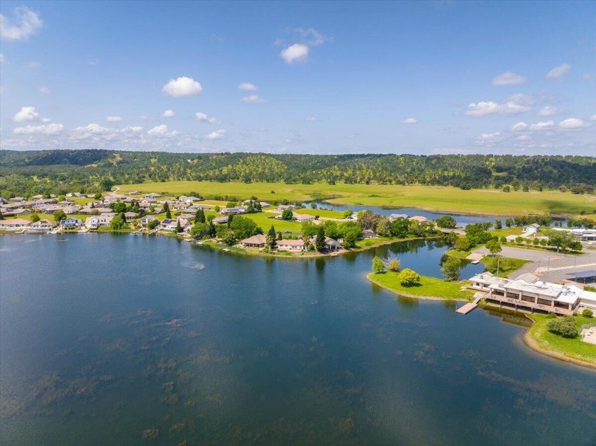 Beautiful Lakefront Living with 150 Feet of Waterfront and Views - photo 47
