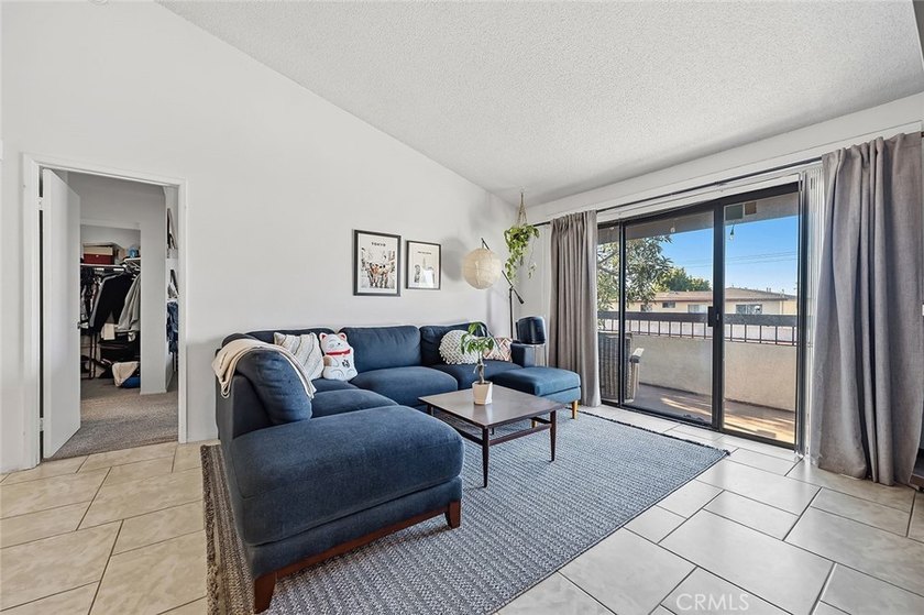 Open and airy second-floor condominium with soaring vaulted - photo 10