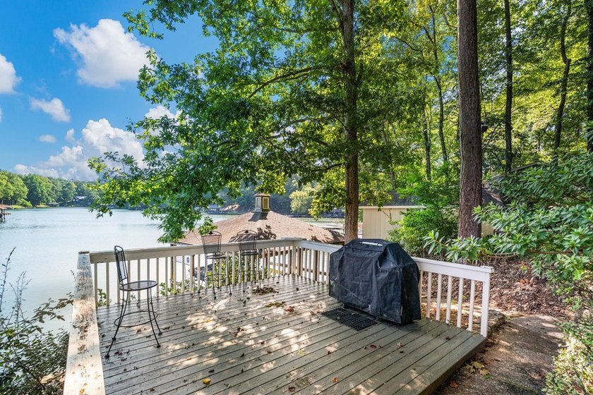 Welcome to one of Lake Harding's most captivating waterfront - photo 7