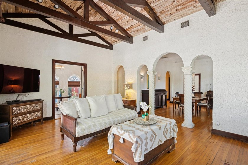 A rare opportunity to own this charming &amp; distinctive historic - photo 11