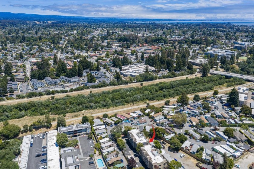 Situated in the heart of downtown Santa Cruz, this 1-bedroom - photo 22