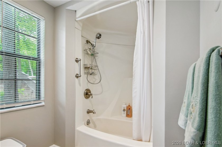 The location at Water's Edge everyone wants. A walk in unit with - photo 31