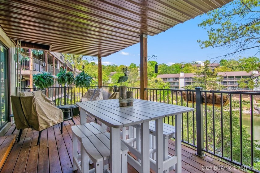 The location at Water's Edge everyone wants. A walk in unit with - photo 35