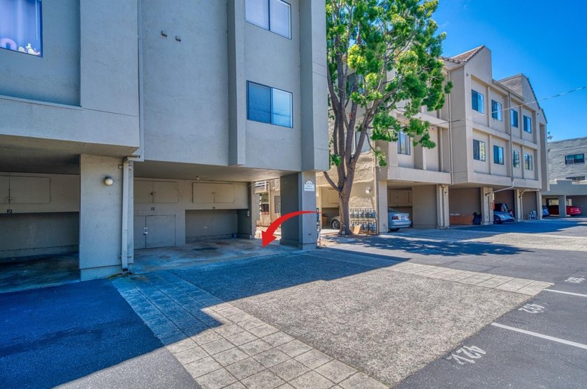 Situated in the heart of downtown Santa Cruz, this 1-bedroom - photo 36