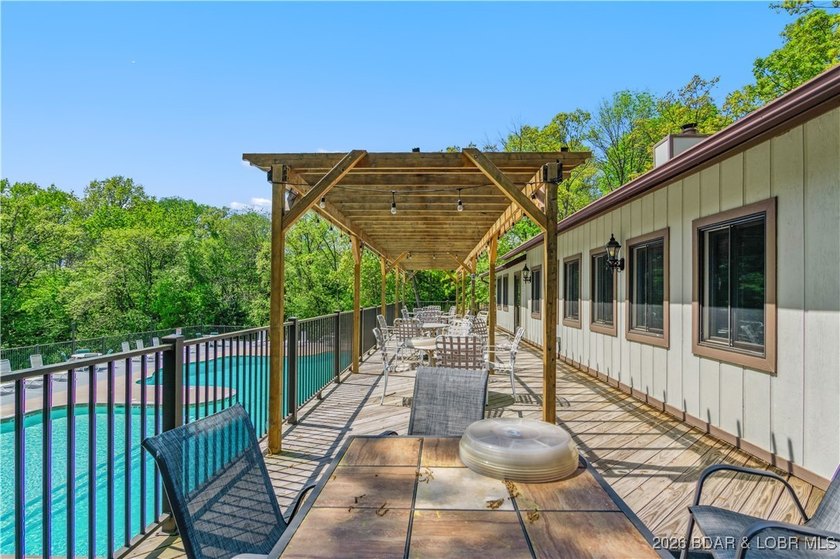 The location at Water's Edge everyone wants. A walk in unit with - photo 45