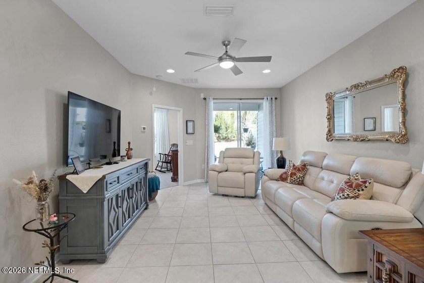 LIVE THE BEACON LAKE LIFESTYLE... FOR LESS! Welcome to one of - photo 8