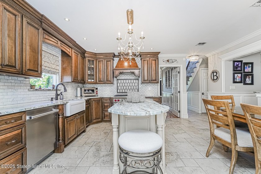 Gorgeous 4 bedroom, 4 bath, 2 Family Center Hall Colonial in - photo 13