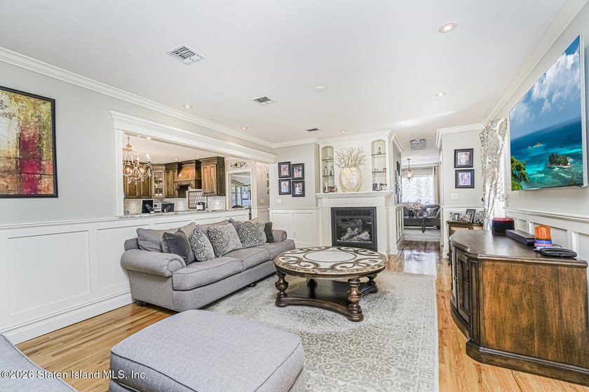 Gorgeous 4 bedroom, 4 bath, 2 Family Center Hall Colonial in - photo 16